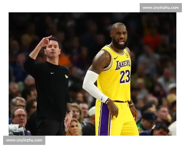 湖人迎战火箭，詹姆斯领衔强势对决，谁能笑到最后？
